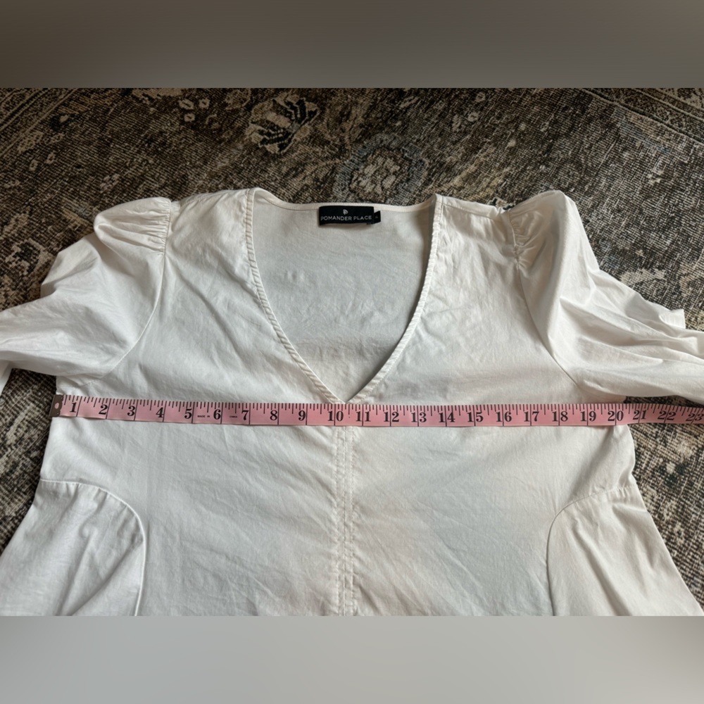 Tuckernuck Easton White V-Neck Blouse - Picture 2 of 5